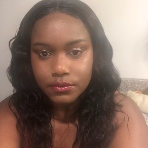 Meet your Posher, Carmeta